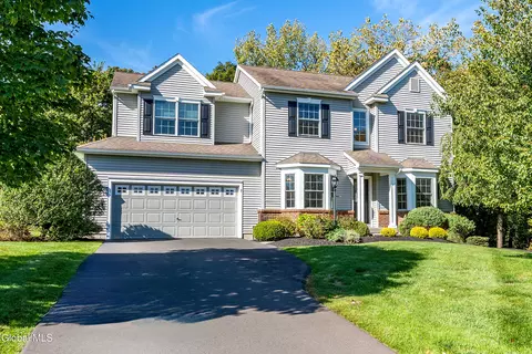 7 Siena Ln, Rensselaer, NY 12144