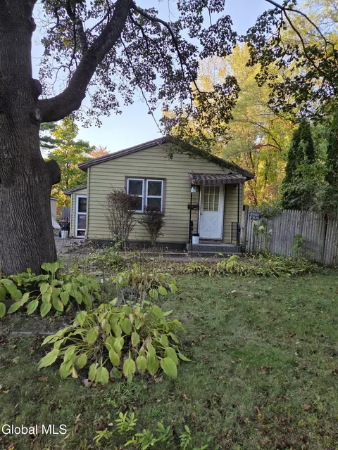 82 Wilkins Ave, Albany, NY 12205