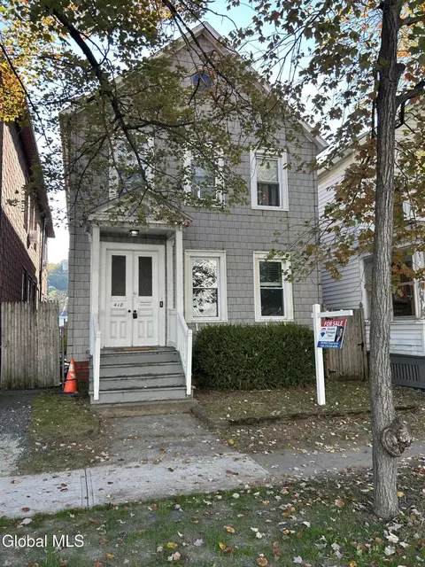 418 7th Ave, Troy, NY 12182