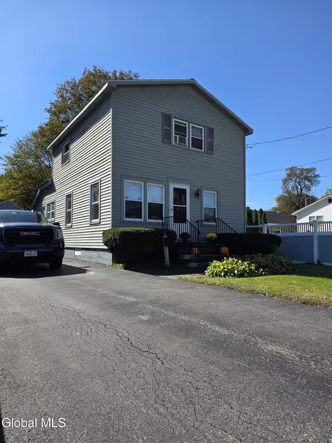 523 Elliott St, Glenville, NY 12302