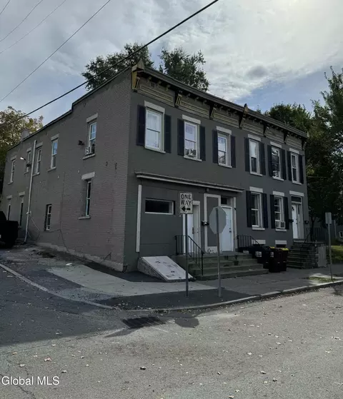 298-300 9th St, Troy, NY 12180