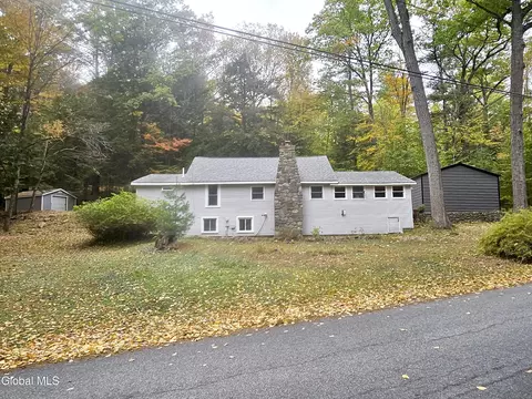 299 Scofield Rd, Lake Luzerne, NY 12846