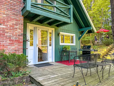 15 Heritage Village Rd, Bolton, NY 12814