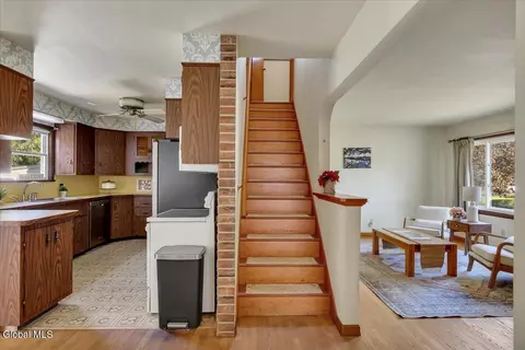 Entry Way - 356 E Campbell Rd, Schenectady, NY 12303 photo 4 of 4