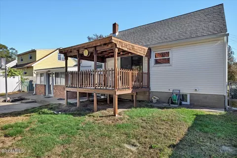 Exterior - 356 E Campbell Rd, Schenectady, NY 12303 photo 5 of 10