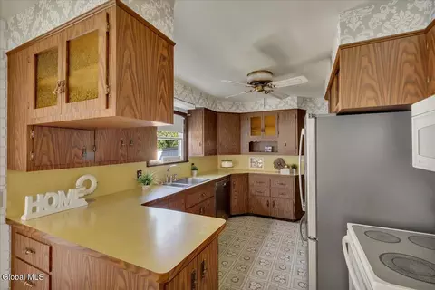 Kitchen - 356 E Campbell Rd, Schenectady, NY 12303 photo 1 of 5
