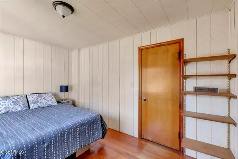 Bedroom - 356 E Campbell Rd, Schenectady, NY 12303 photo 3 of 5