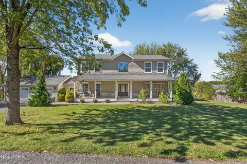 34 4th St, Cohoes, NY 12047