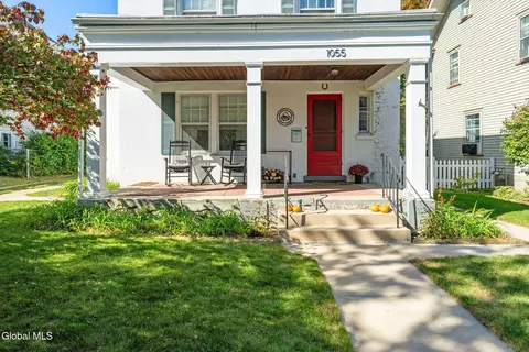 Exterior - 1055 Ardsley Rd, Schenectady, NY 12308 photo 2 of 15