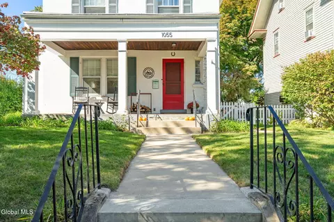 Exterior - 1055 Ardsley Rd, Schenectady, NY 12308 photo 5 of 15