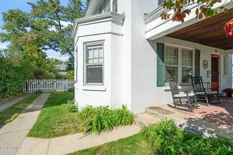 Exterior - 1055 Ardsley Rd, Schenectady, NY 12308 photo 6 of 15