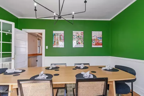 Dining - 1055 Ardsley Rd, Schenectady, NY 12308 photo 2 of 5
