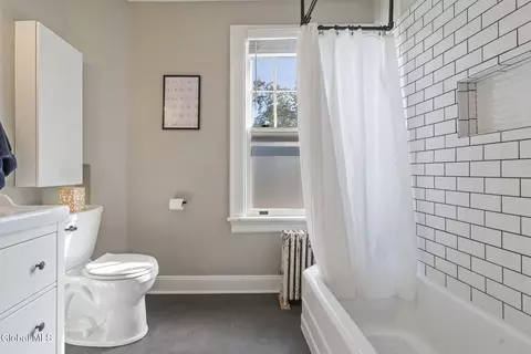Bath - 1055 Ardsley Rd, Schenectady, NY 12308 photo 1 of 5