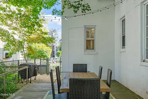 Exterior - 1055 Ardsley Rd, Schenectady, NY 12308 photo 9 of 15
