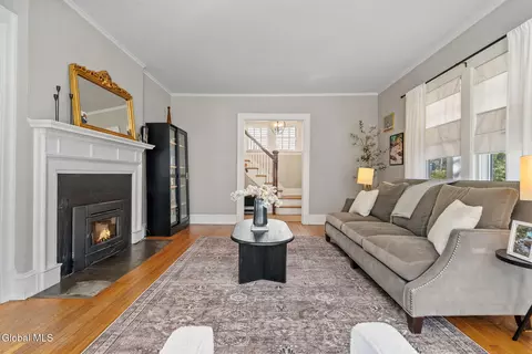 Living - 1055 Ardsley Rd, Schenectady, NY 12308 photo 4 of 11