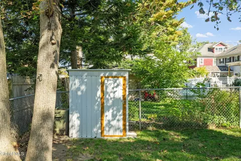 Exterior - 1055 Ardsley Rd, Schenectady, NY 12308 photo 13 of 15