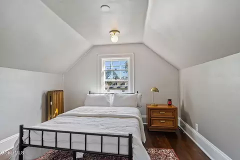 Bedroom - 1055 Ardsley Rd, Schenectady, NY 12308 photo 14 of 16