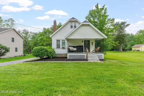 705 Sacandaga Rd, Glenville, NY 12302