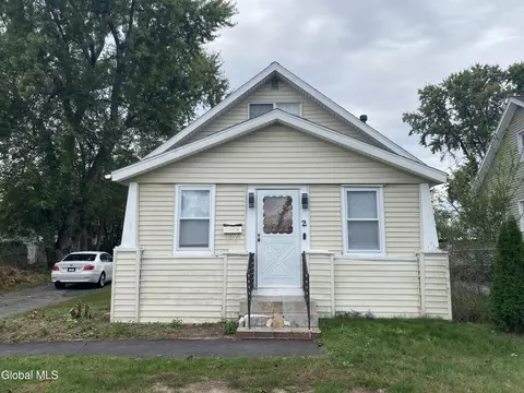 2 Lawndale Ave, Schenectady, NY 12306