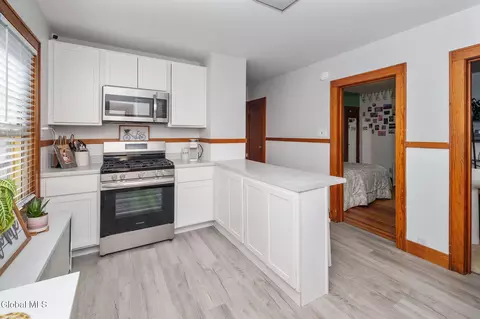 Kitchen - 435 Anthony St, Schenectady, NY 12308 photo 3 of 5