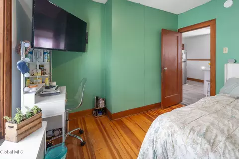 Bedroom - 435 Anthony St, Schenectady, NY 12308 photo 3 of 7