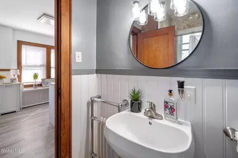 Bath - 435 Anthony St, Schenectady, NY 12308 photo 2 of 2