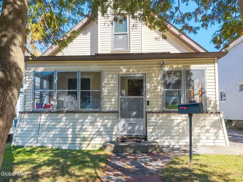 Exterior - 435 Anthony St, Schenectady, NY 12308 photo 3 of 9