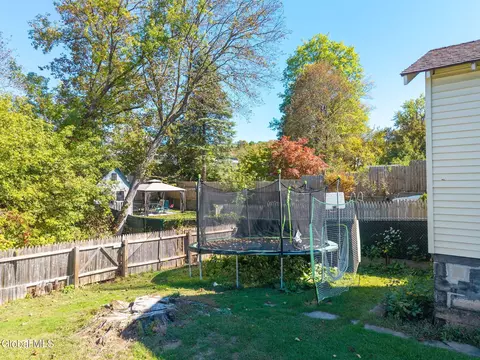Exterior - 435 Anthony St, Schenectady, NY 12308 photo 8 of 9