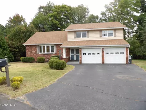 2016 Lisa Ln, Schenectady, NY 12303