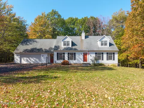 511 Snake Hill Rd, Poestenkill, NY 12140