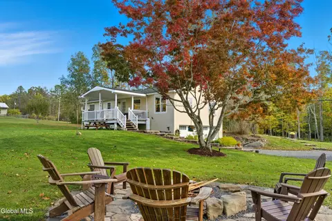 Exterior - 812 Mackey Rd, East Durham, NY 12423 photo 4 of 9