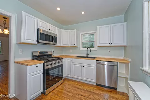 Kitchen - 11 Victoria Ave, Troy, NY 12180 photo 2 of 3