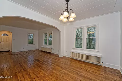 Dining - 11 Victoria Ave, Troy, NY 12180 photo 1 of 3