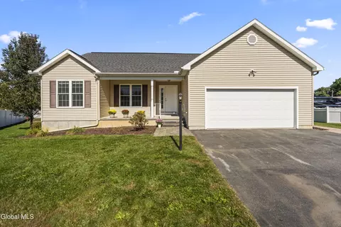 1009 Kingswood Ct, Schenectady, NY 12303