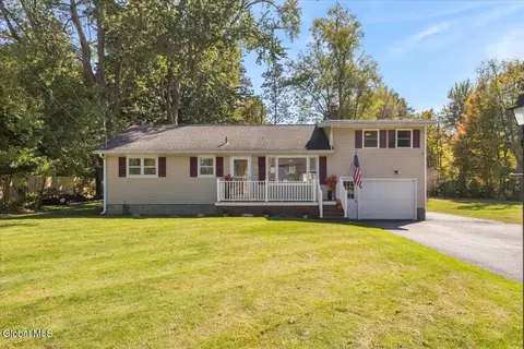 117 Droms Rd, Glenville, NY 12302