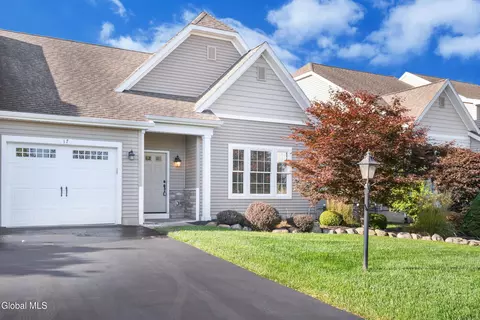 17 Krug Pl, Cohoes, NY 12047