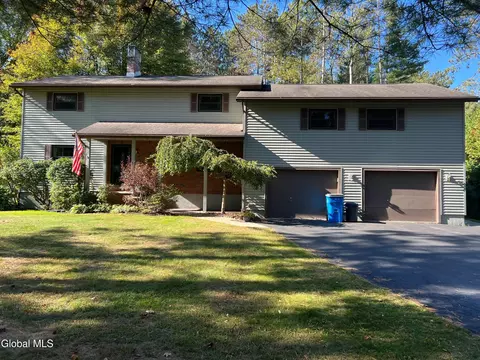 180 Mariners Rd, Gloversville, NY 12078