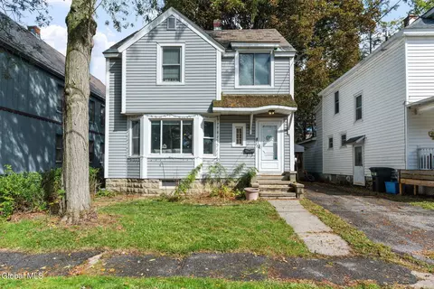22 Sanders Ave, Schenectady, NY 12302