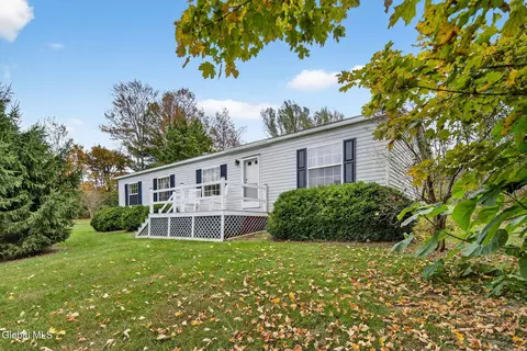 615 Longwoods Rd, Buskirk, NY 12028