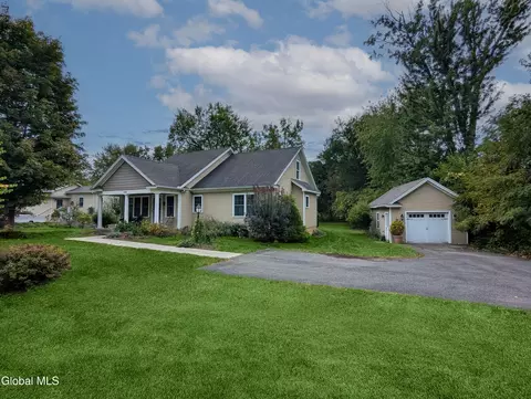 1499 Red Mill Rd, Rensselaer, NY 12144