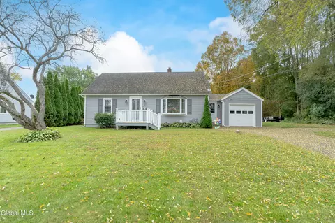 154 Sunnyside Rd, Glenville, NY 12302