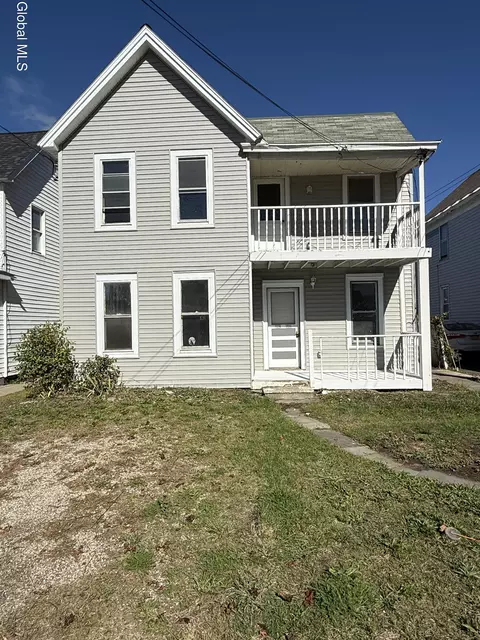 1320 4th Ave, Schenectady, NY 12303