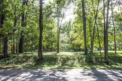 2 Glenwood Drive # l80, Saratoga Springs, NY 12866
