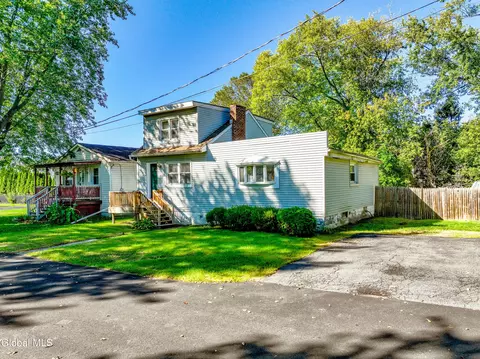 1408 10th Ave, Watervliet, NY 12189