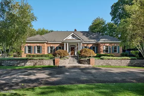 44 Turner Ln, Loudonville, NY 12211