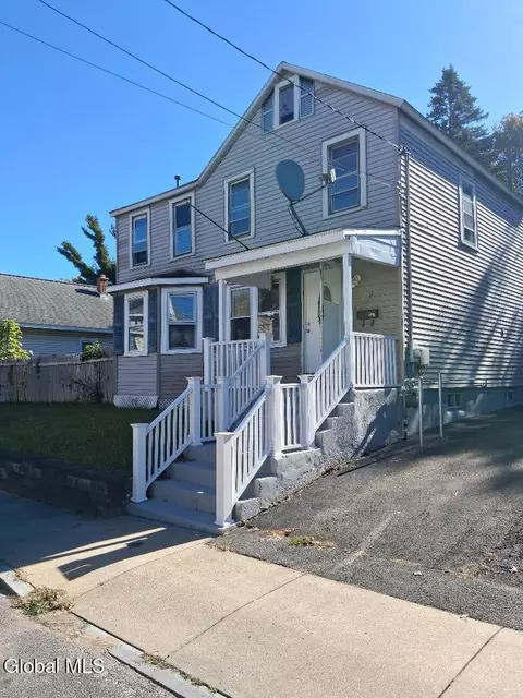 11 Yale St, Schenectady, NY 12304