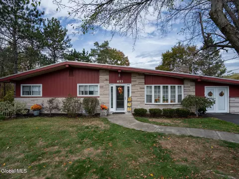 653 Brunswick Rd, Troy, NY 12180