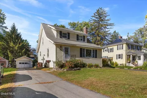 15 Roweland Ave, Delmar, NY 12054