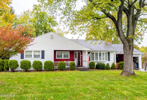 6 Dan Del Dr, Latham, NY 12110