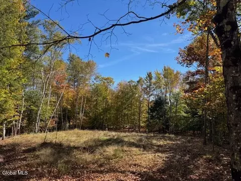 30 Mohican Trl, North Creek, NY 12811